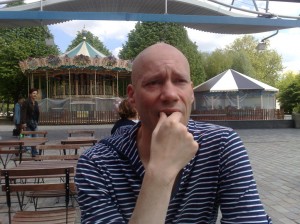 Over a green tea in the Parc de la Vilette, Simon T Rann explains his many 2009 projects to Ruby and tells her she should get out more to the amazing art exhibitions Paris has on offer
